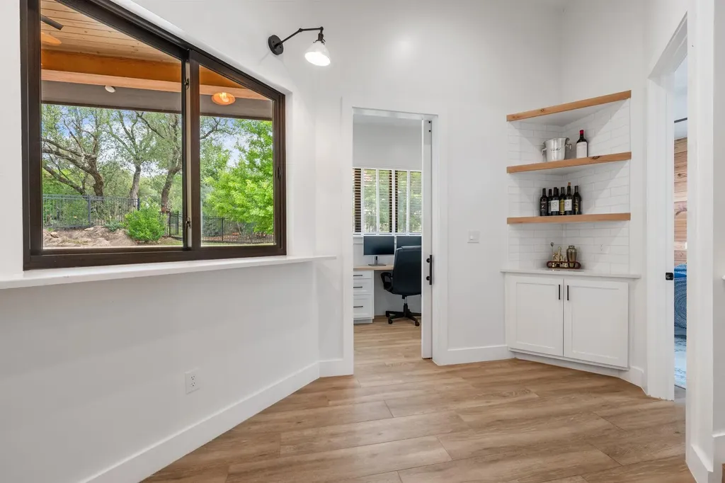 111 Florentine Horseshoe Bay TX 78657