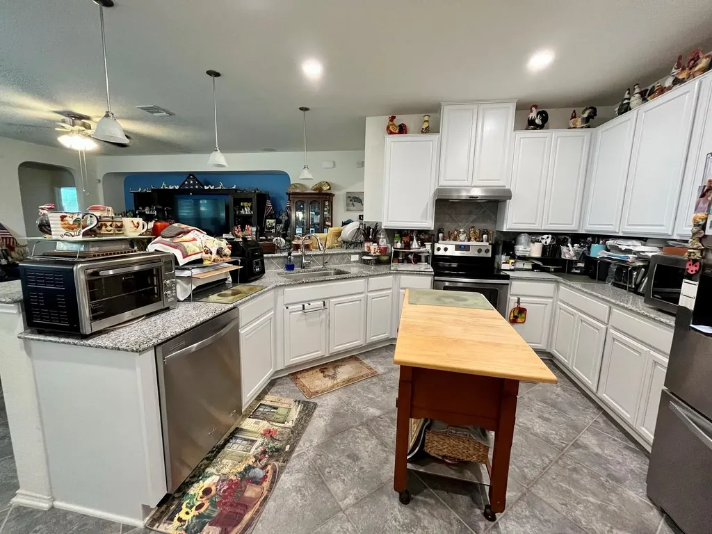503 Yosemite Trail Taylor TX 76574