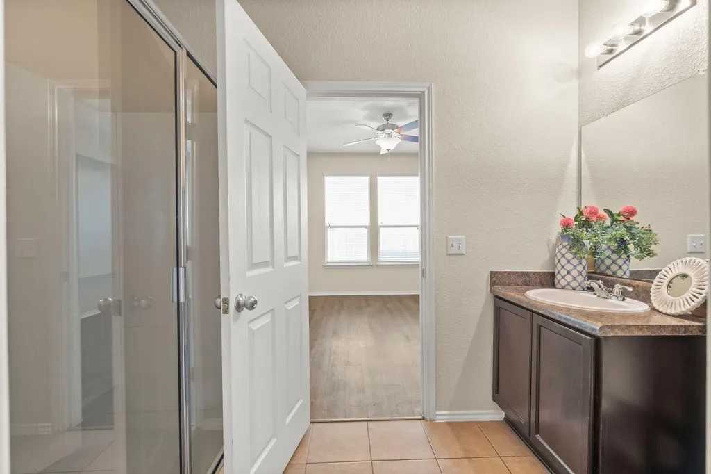 5704 Levenwood Lane Austin TX 78724