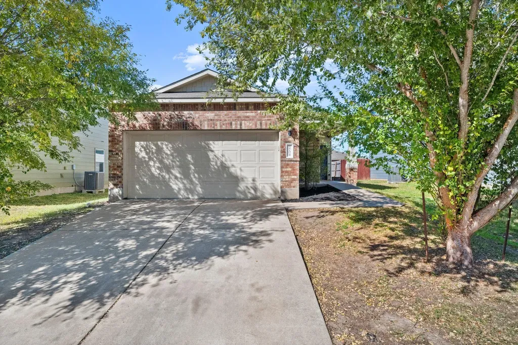 5704 Levenwood Lane Austin TX 78724