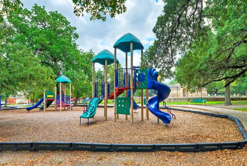 5704 Levenwood Lane Austin TX 78724