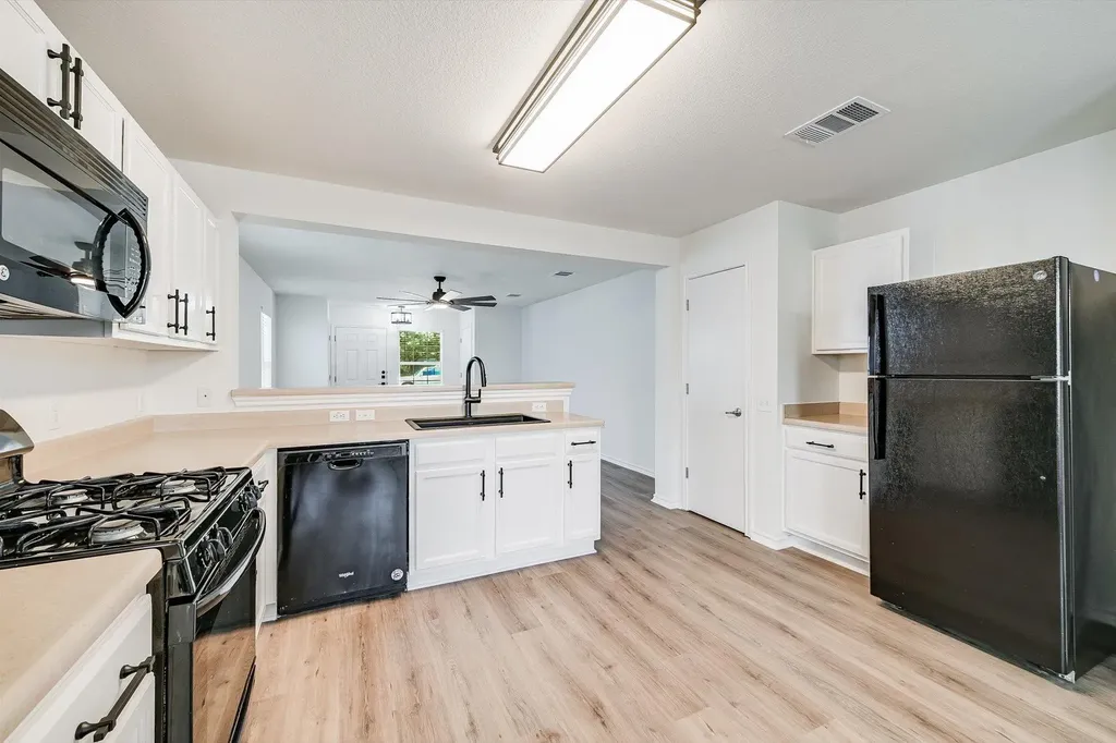 3409 Sand Dunes Avenue Austin TX 78744