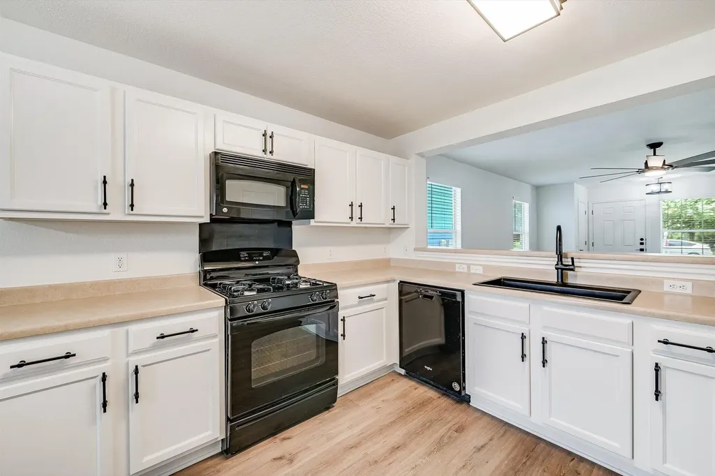 3409 Sand Dunes Avenue Austin TX 78744