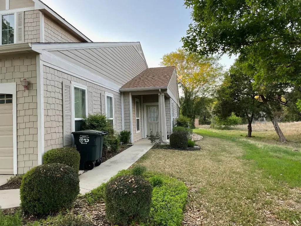 319 Essex Lane Georgetown TX 78633