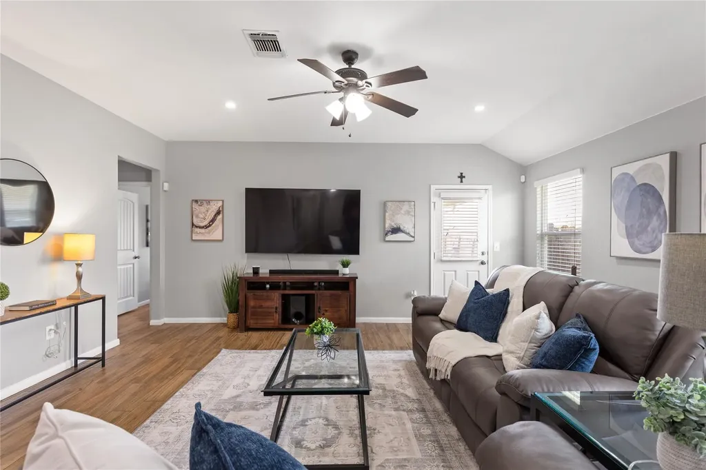 256 Alpha Street Kyle TX 78640