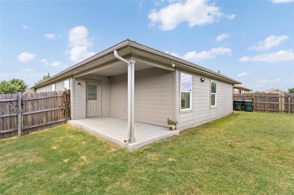 256 Alpha Street Kyle TX 78640