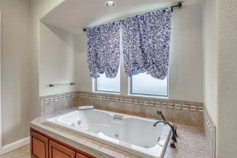 114 Preston Trail Meadowlakes TX 78654