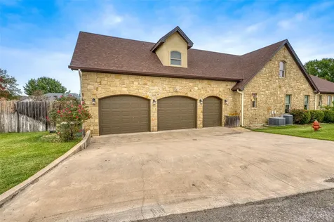 114 Preston Trail Meadowlakes TX 78654