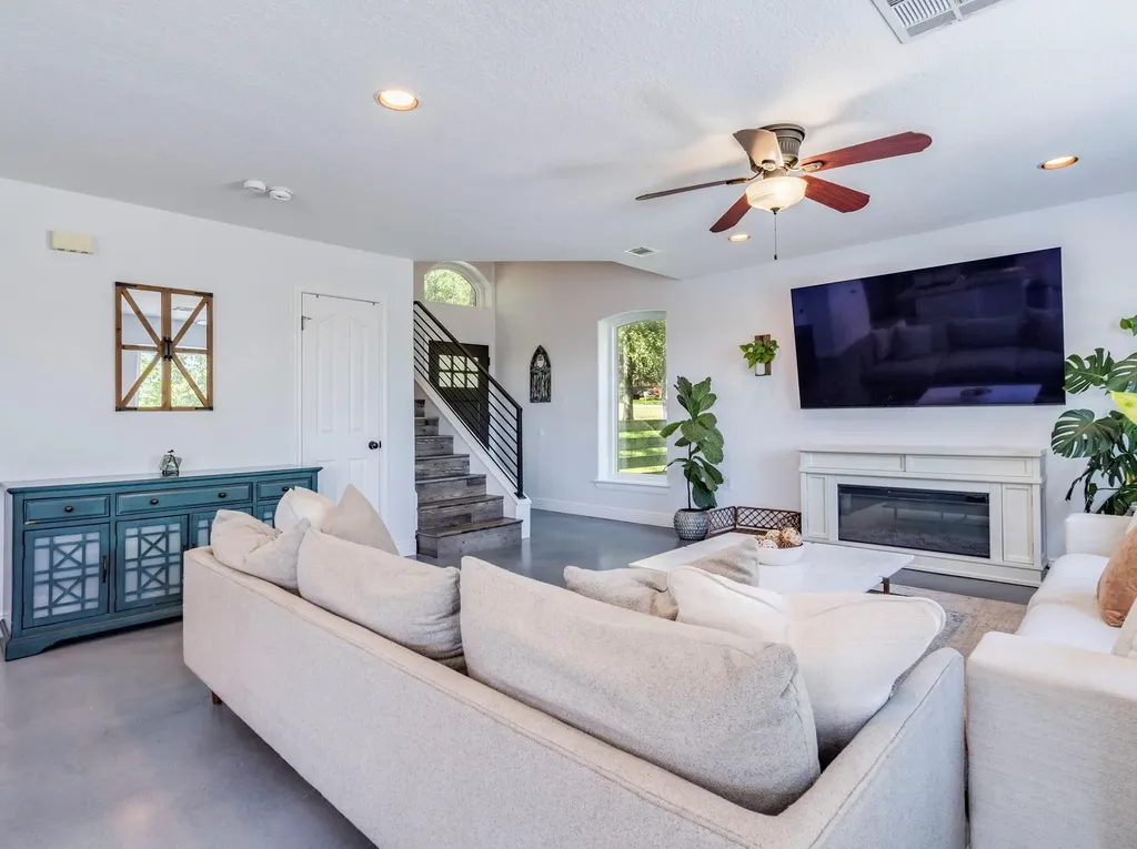 400 Hunt Lane Buda TX 78610