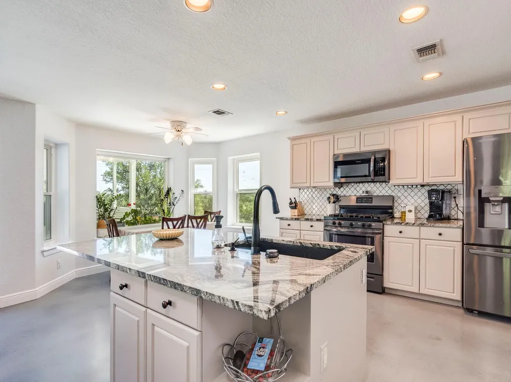 400 Hunt Lane Buda TX 78610