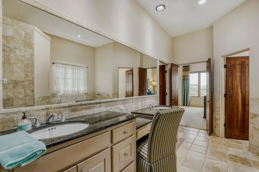 4806 Creek Meadow Cove Spicewood TX 78669