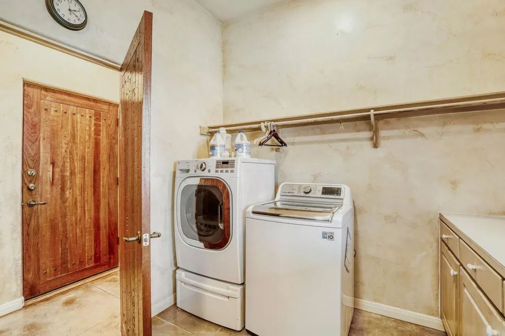 4806 Creek Meadow Cove Spicewood TX 78669
