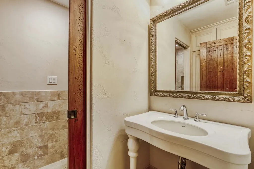 4806 Creek Meadow Cove Spicewood TX 78669