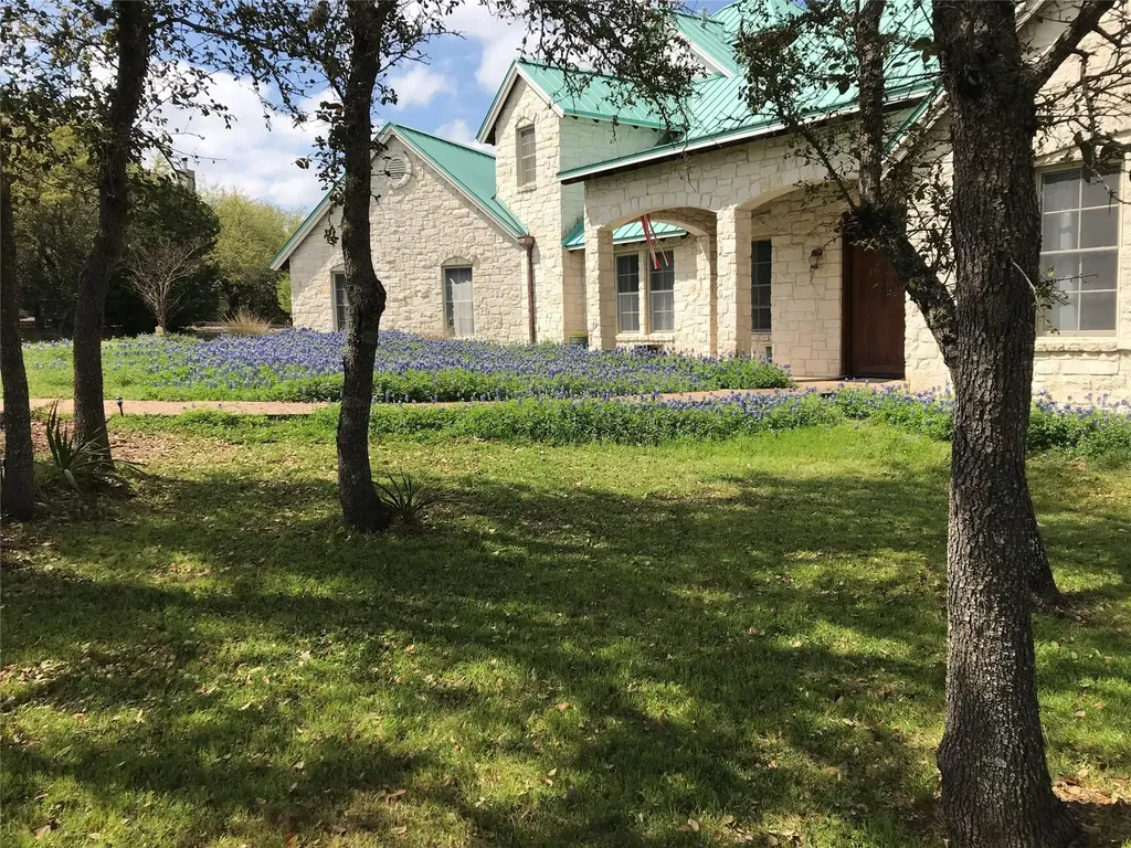 4806 Creek Meadow Cove Spicewood TX 78669