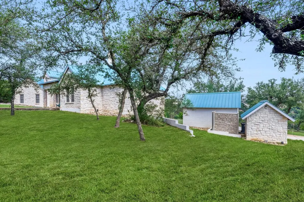 4806 Creek Meadow Cove Spicewood TX 78669