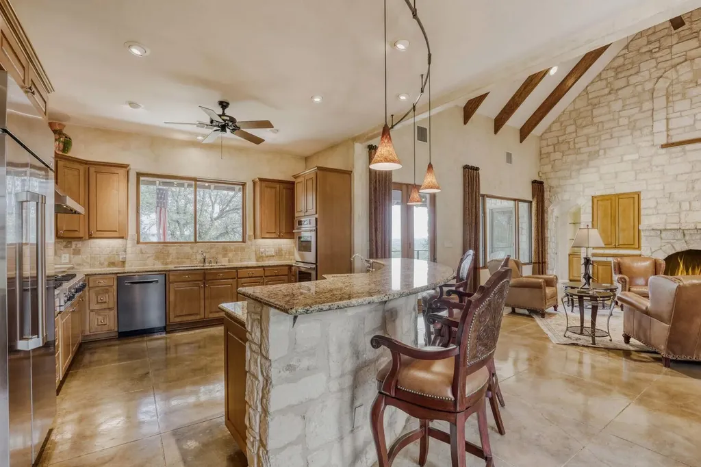 4806 Creek Meadow Cove Spicewood TX 78669