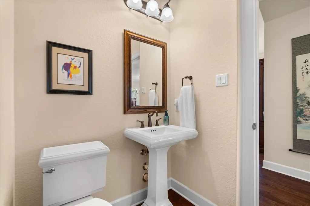 18605 Amberg Place Austin TX 78738