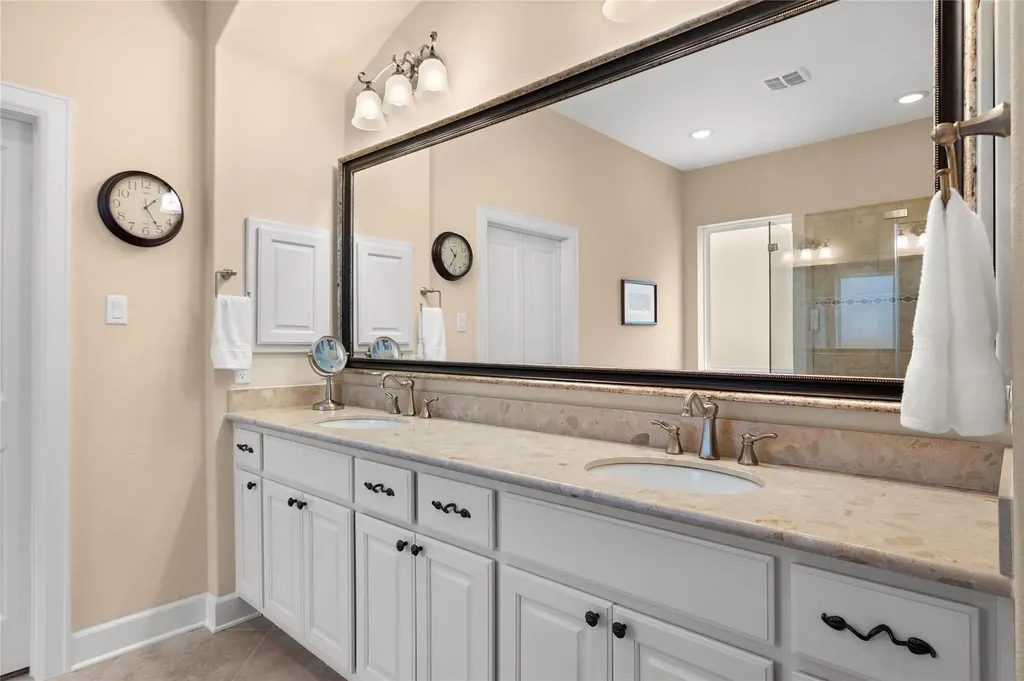 18605 Amberg Place Austin TX 78738