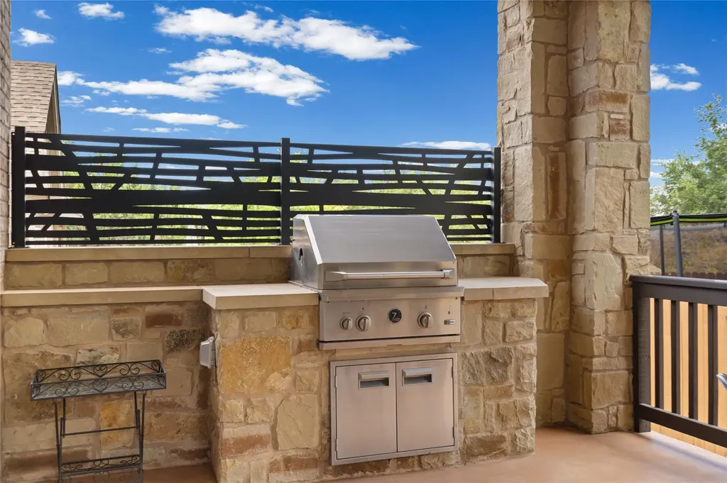 18605 Amberg Place Austin TX 78738