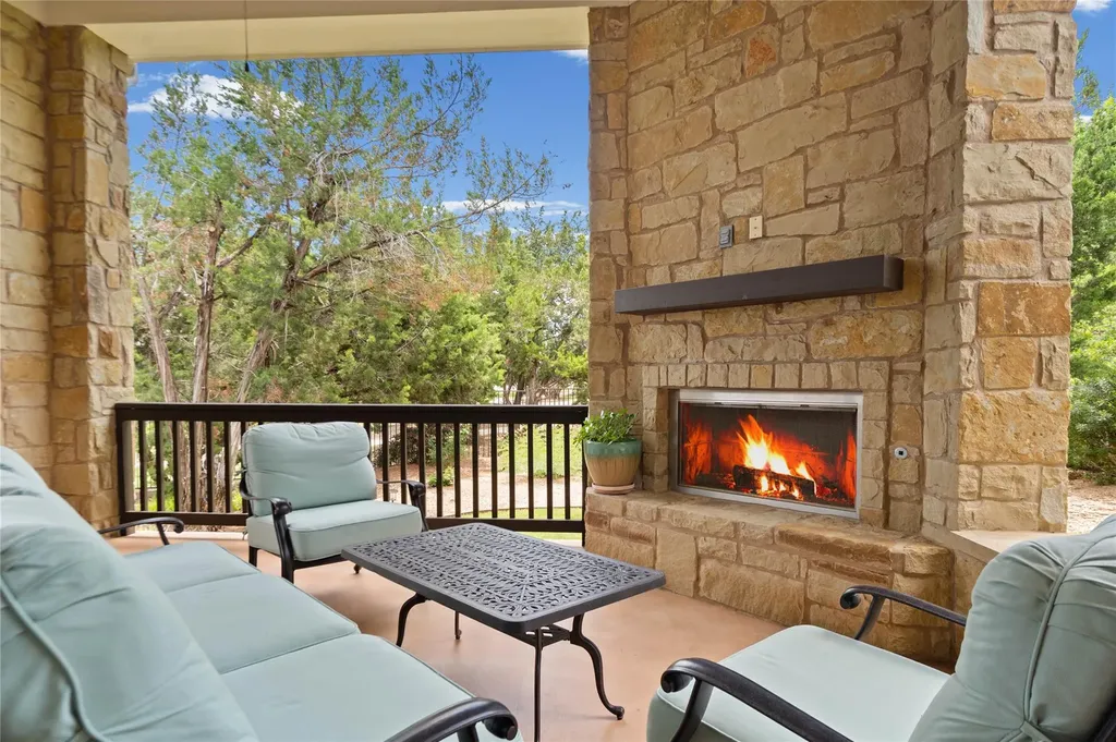 18605 Amberg Place Austin TX 78738