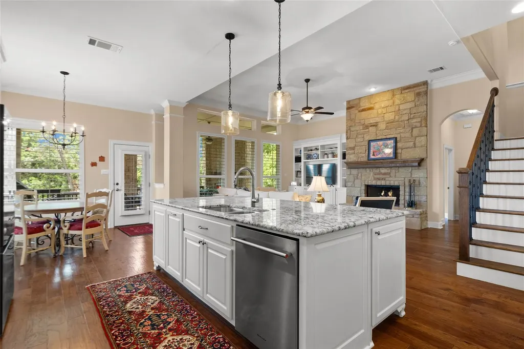 18605 Amberg Place Austin TX 78738