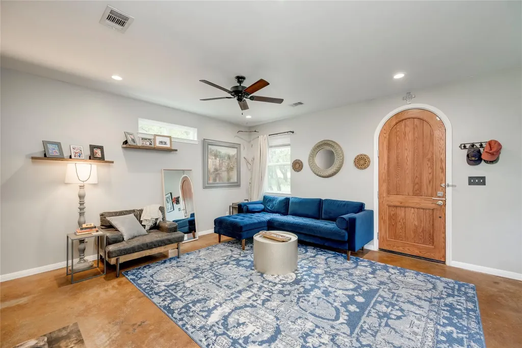 719 Birch Lane Cottonwood Shores TX 78657