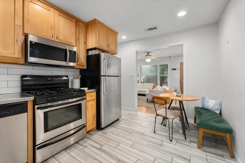 2113 Thornton Road Austin TX 78704