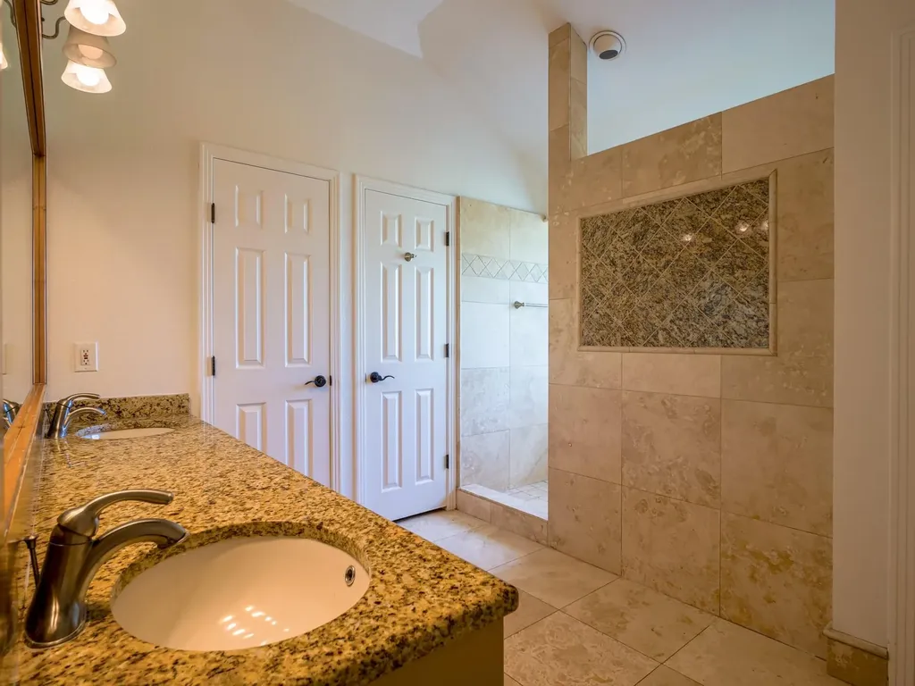 1237 Ridge Harbor Drive Spicewood TX 78669