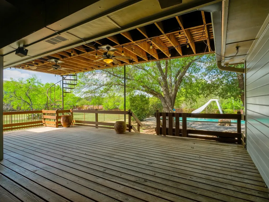 1237 Ridge Harbor Drive Spicewood TX 78669