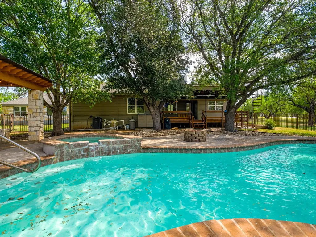1237 Ridge Harbor Drive Spicewood TX 78669