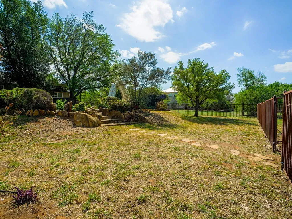 1237 Ridge Harbor Drive Spicewood TX 78669