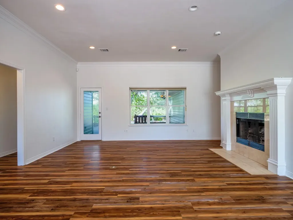 1237 Ridge Harbor Drive Spicewood TX 78669