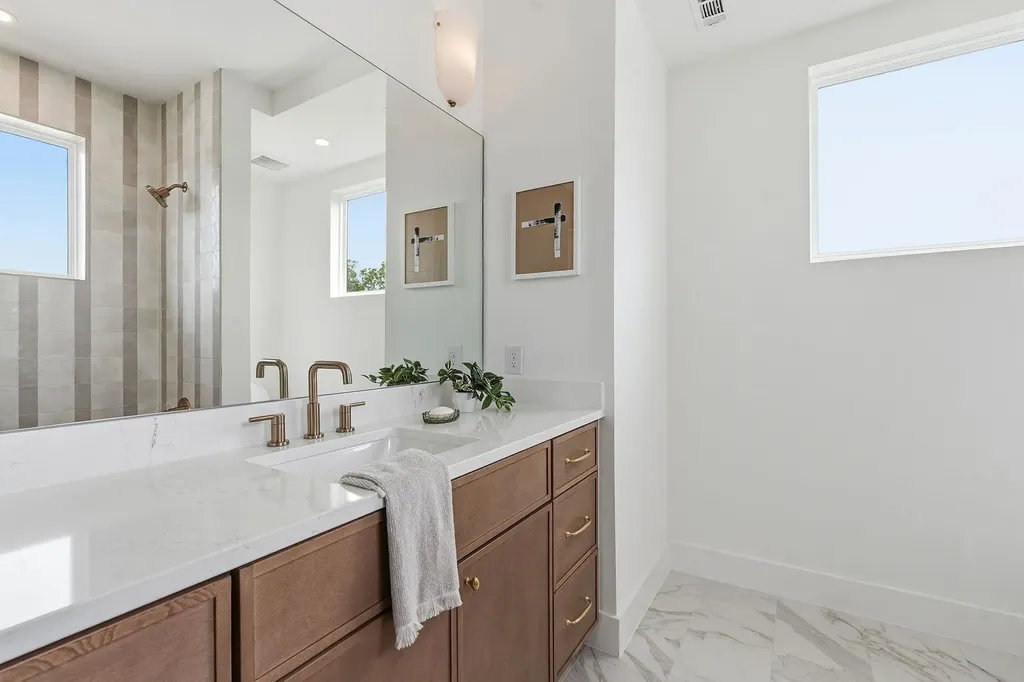 2009 Payne Avenue Austin TX 78757