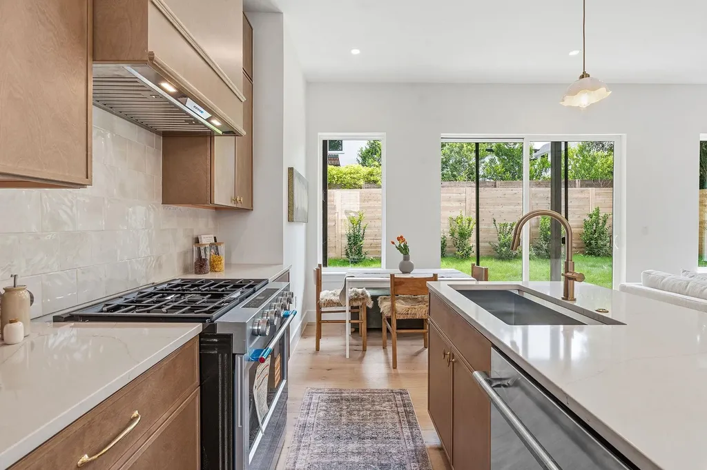 2009 Payne Avenue Austin TX 78757