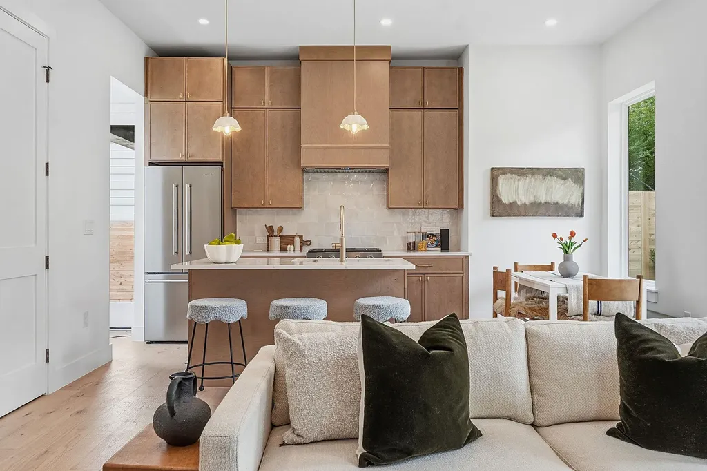 2009 Payne Avenue Austin TX 78757