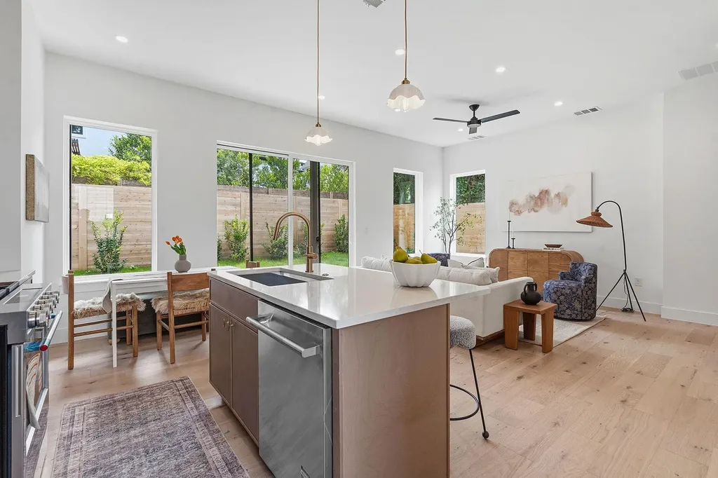 2009 Payne Avenue Austin TX 78757