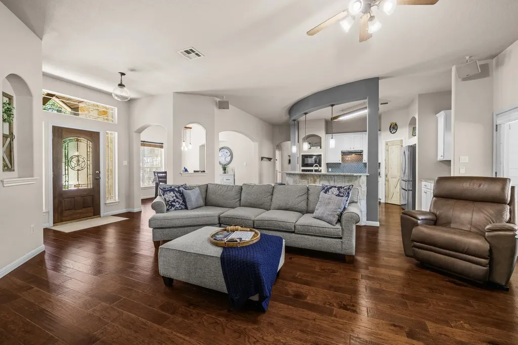 2721 County Road 258 Liberty Hill TX 78642