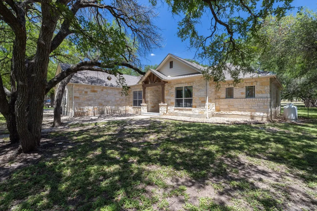 2721 County Road 258 Liberty Hill TX 78642