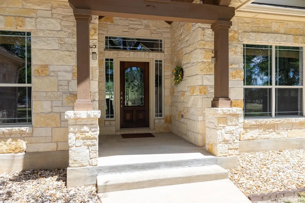 2721 County Road 258 Liberty Hill TX 78642