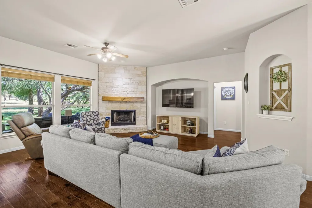 2721 County Road 258 Liberty Hill TX 78642