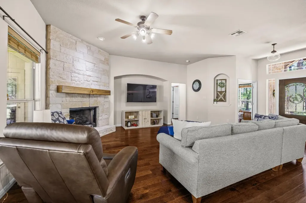 2721 County Road 258 Liberty Hill TX 78642
