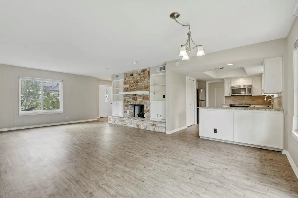 10506 Yucca Drive Austin TX 78759