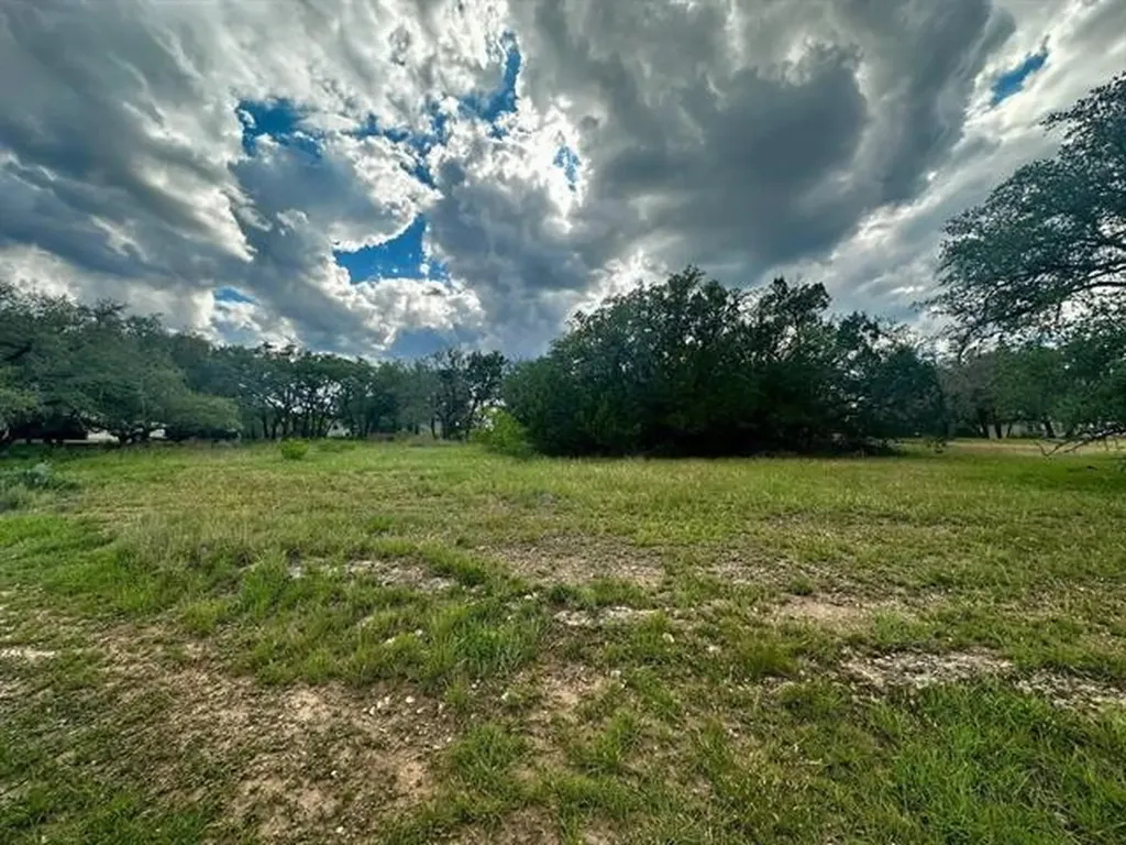 712 Coventry Road Spicewood TX 78669