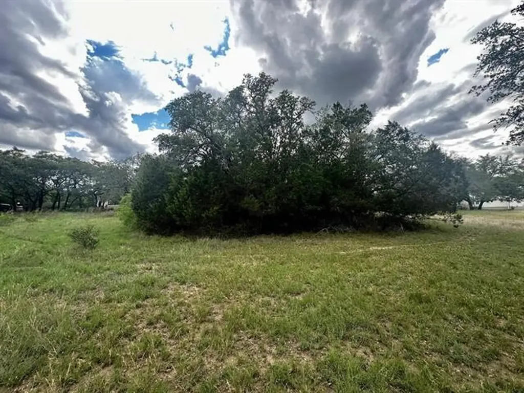 712 Coventry Road Spicewood TX 78669