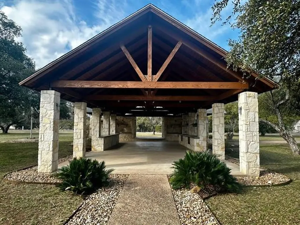 712 Coventry Road Spicewood TX 78669