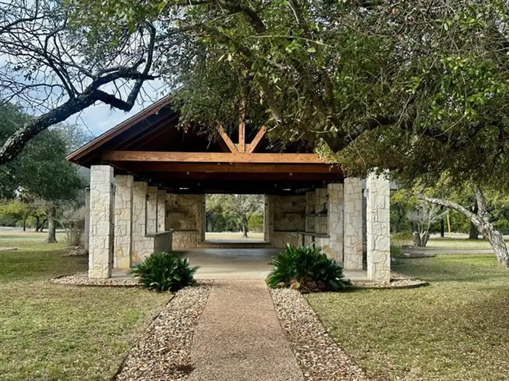 712 Coventry Road Spicewood TX 78669