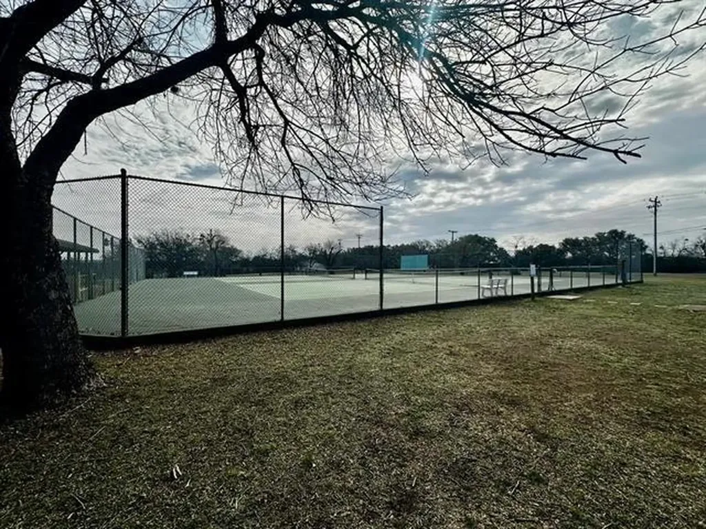 712 Coventry Road Spicewood TX 78669