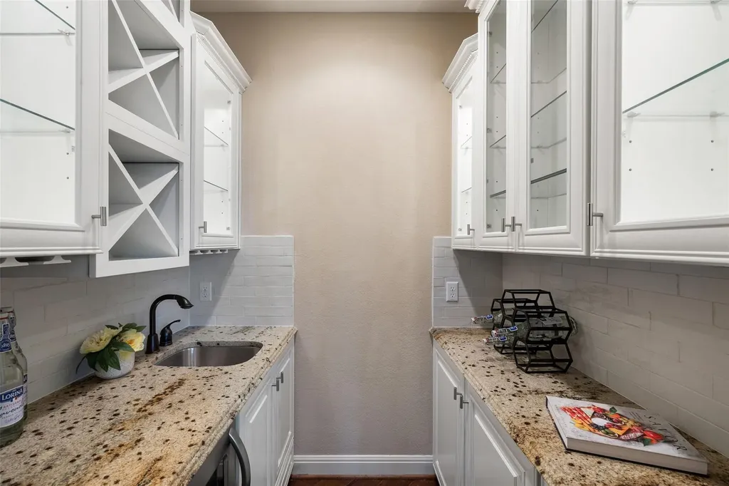 407 Bella Montagna Circle Austin TX 78734