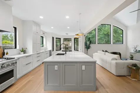 5700 Trelawney Lane Austin TX 78739