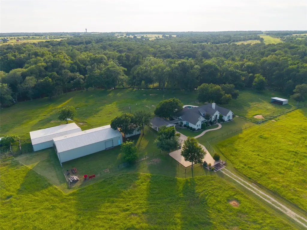 4140 County Road 467 Elgin TX 78621